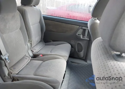 2010 Toyota Sienna Le z USA, uszkodzony, nr VIN 5TDKK4CC2AS302601